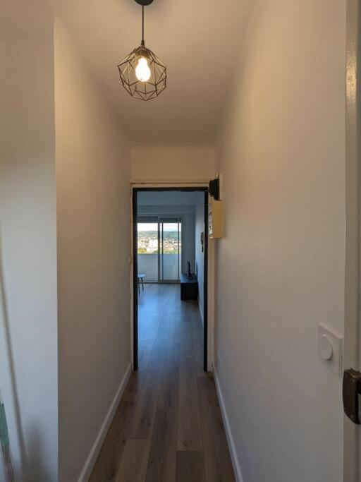 Appartment - Vue Imprenable Sur La Cite Medievale - Parking Gratuit - Climatise Carcassonne Exterior photo